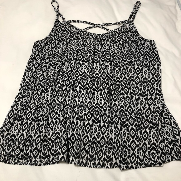 Torrid 3 Black/White Ikat Georgette  Swing Cami Tank Top - Picture 12 of 14